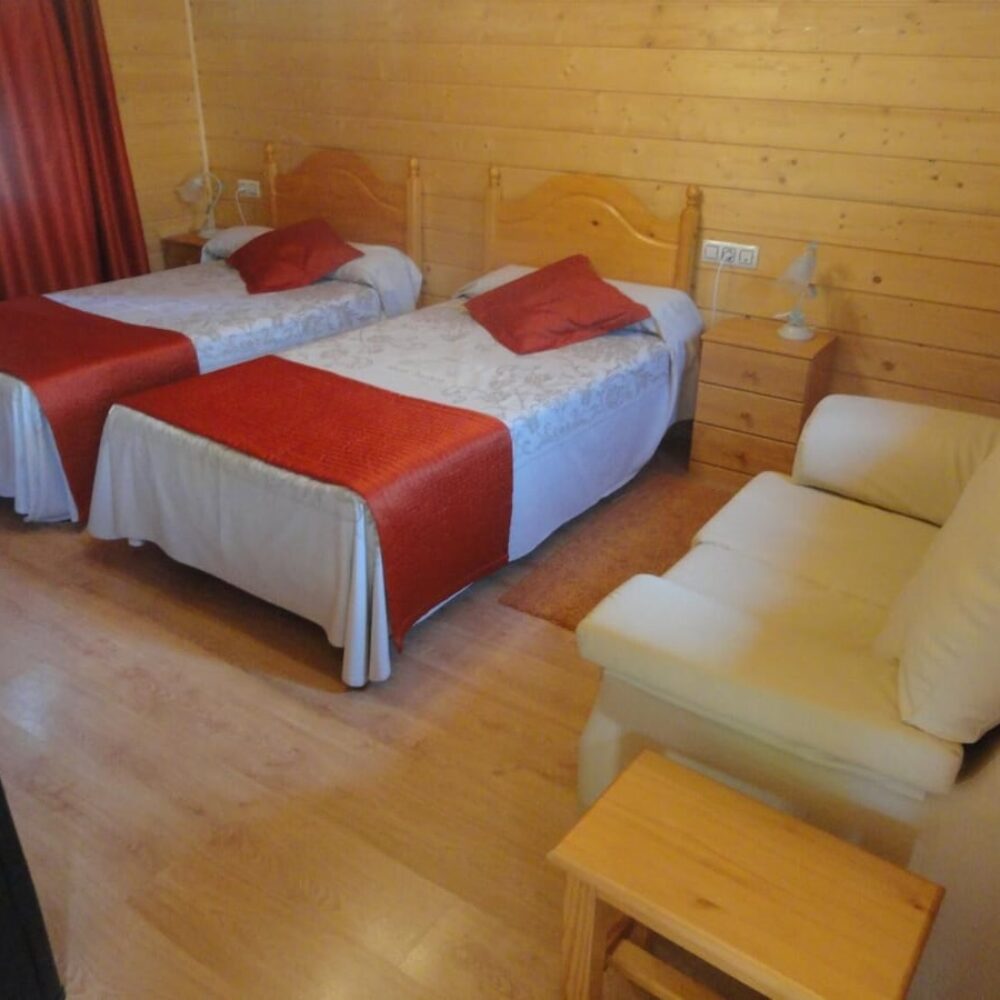 cabaña doble con dos camas individuales